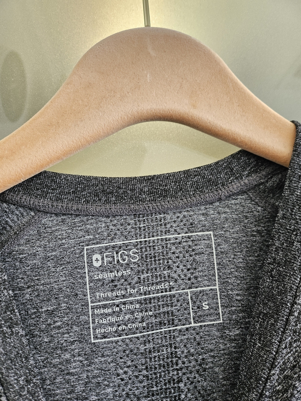 FIGS Women's Charcoal Gray Seamless Long-Sleeve Bodysuit - Picture 2 of 4